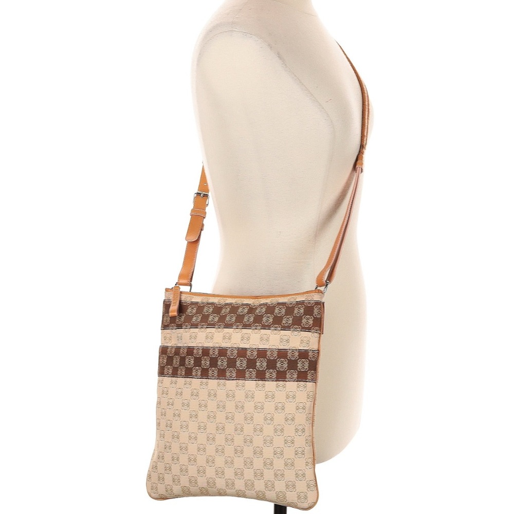 🔥LOEWE🔥Brown 🔥and Tan Patterned Crossbody Bag🔥